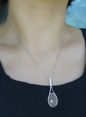 运动新宠。闪亮网球拍吊坠镶嵌锆石S925银项链时髦精致个性百搭