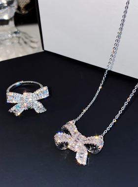 闪闪蝴蝶结女小众2020年冷淡项链