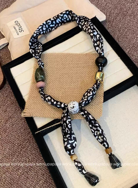 美拉德色系复古豹纹丝巾项链