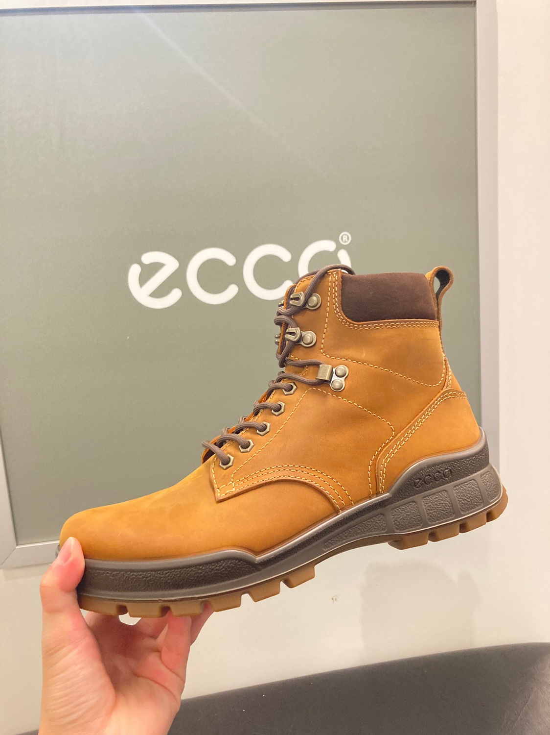 【专柜同款】ECCO爱步男鞋防水牛皮系带工装靴高帮马丁靴831854