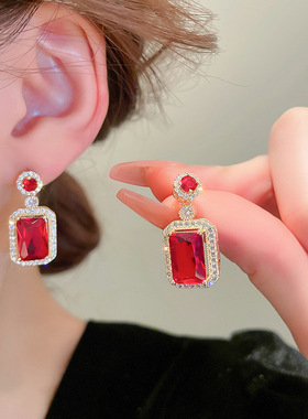 钛钢锆石镶钻方形项链耳环戒指三件套时尚高级感锁骨链现货批发