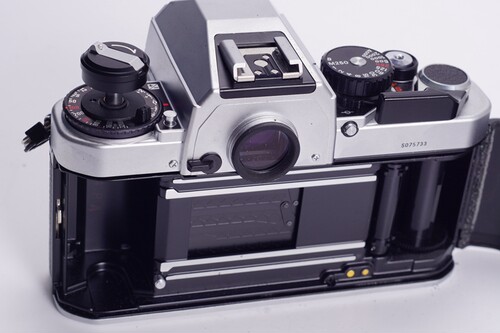 尼康NIKON FA 银黑高端钛帘胶片单反相机单机可配35 50镜头优于FM - 图2