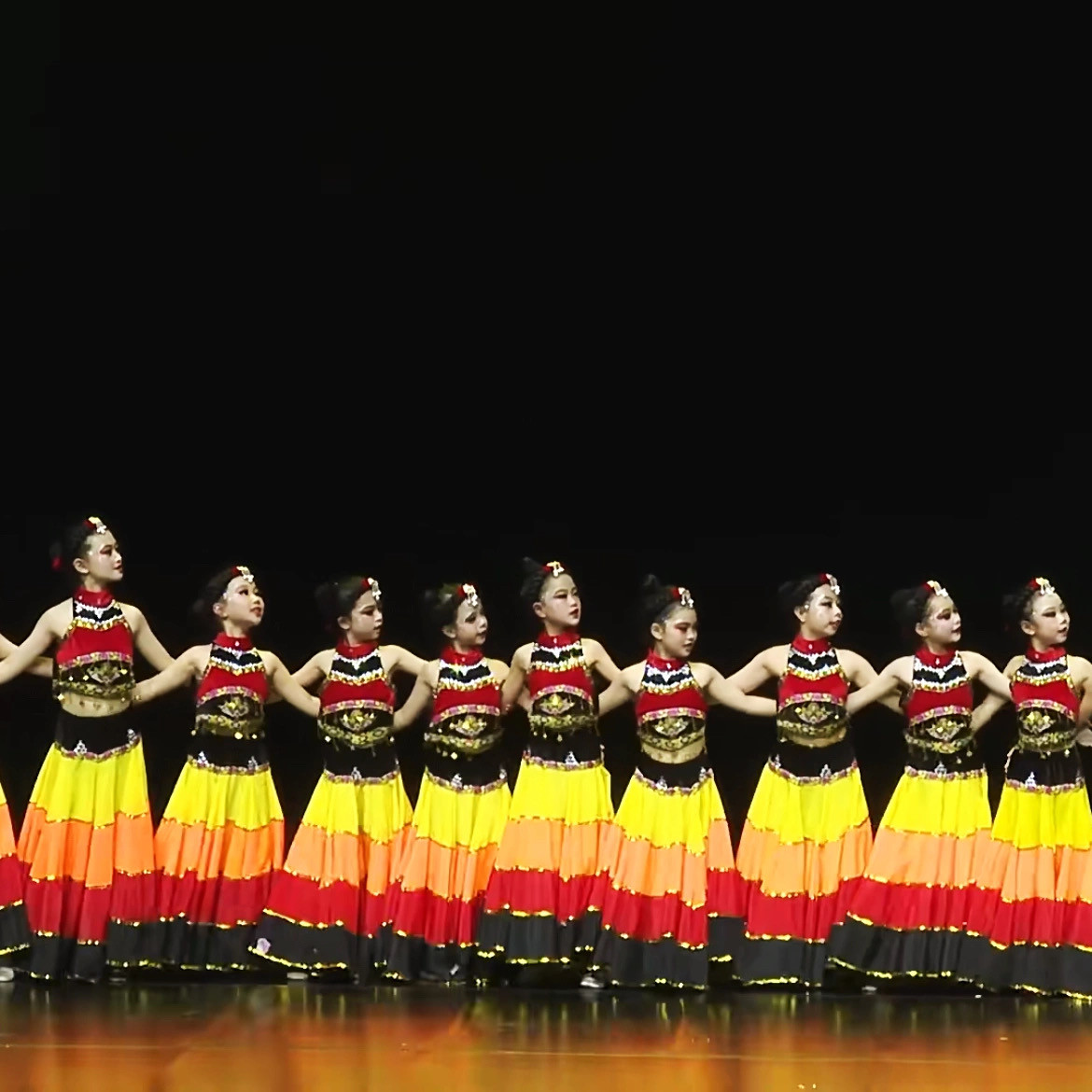 洗春天彝裳乐舞蹈服装火把节彝族头饰辫子带花少儿成人群舞演出服,淘宝优惠券,粉丝福利购,淘宝优惠卷