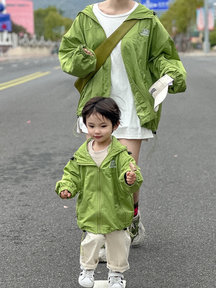 秋季亲子装冲锋衣外套2023秋装新款洋气韩版母子母女长袖连帽上衣