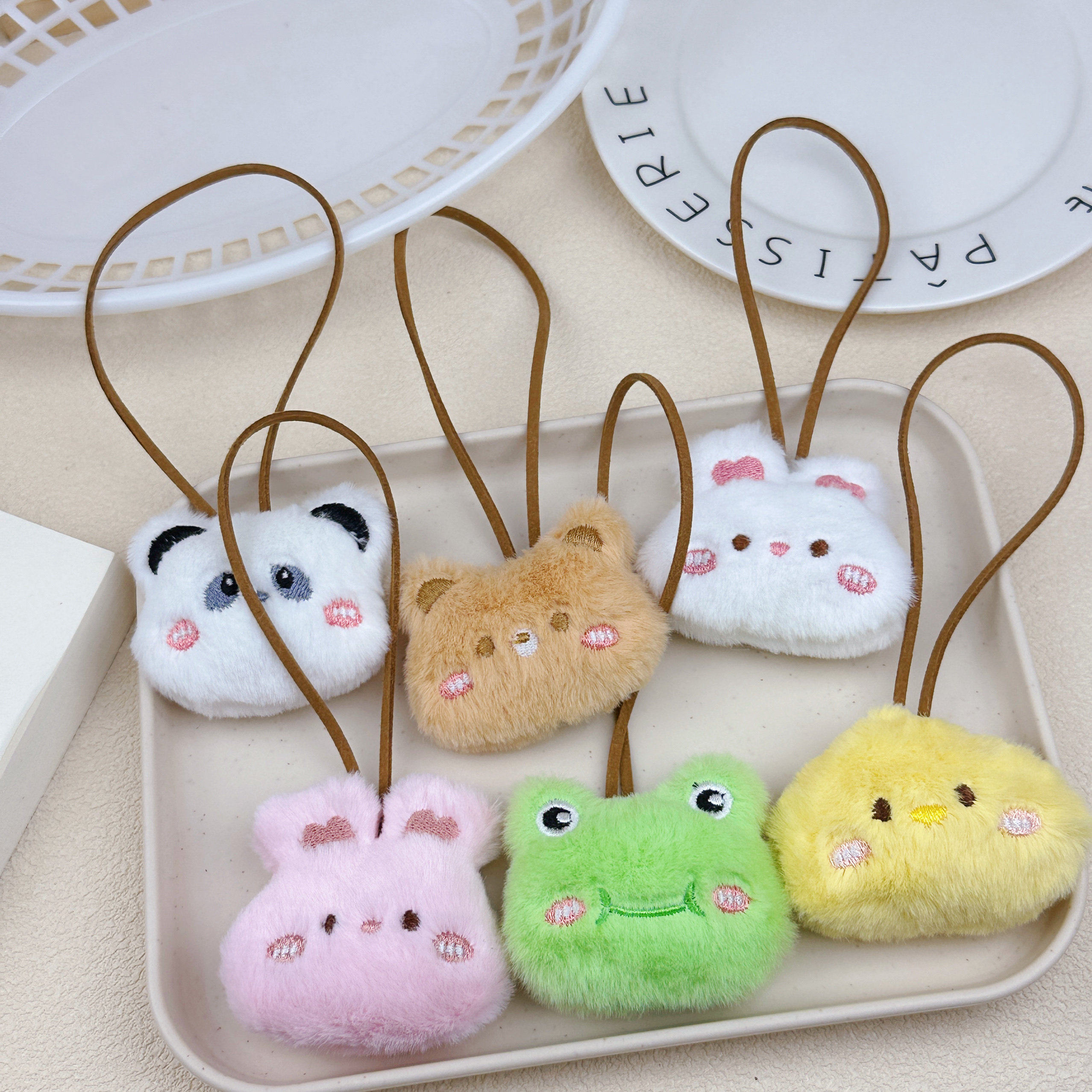 可爱毛绒兔子姓名贴挂绳学生包包公仔配饰呆萌卡通百搭毛绒小挂件,淘宝优惠券,粉丝福利购,淘宝优惠卷