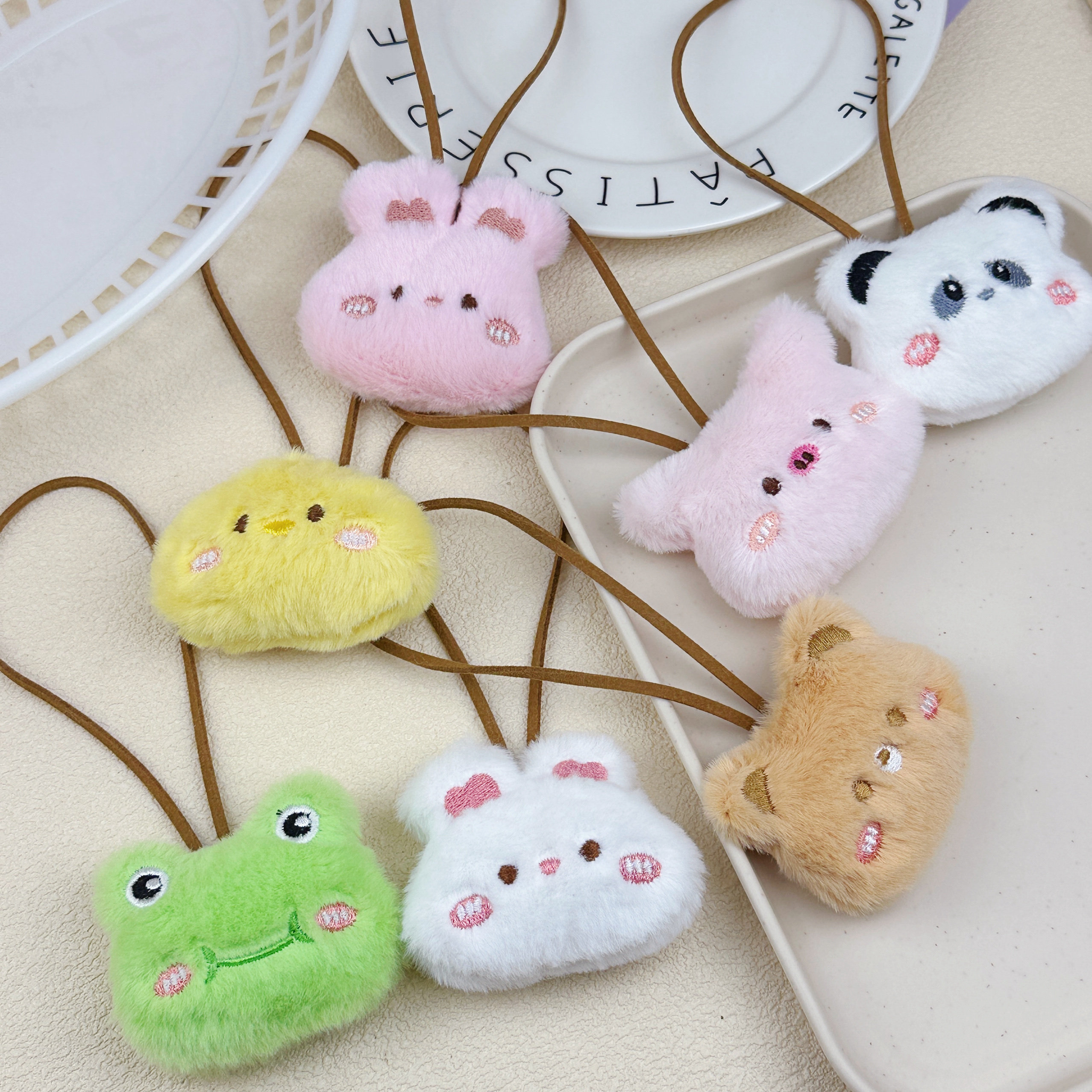 可爱毛绒兔子姓名贴挂绳学生包包公仔配饰呆萌卡通百搭毛绒小挂件,淘宝优惠券,粉丝福利购,淘宝优惠卷