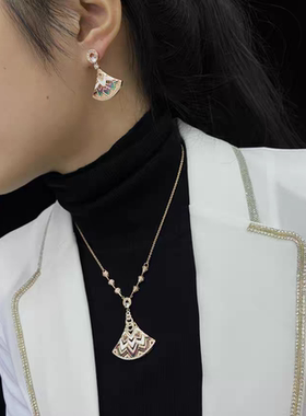 刘亦菲同款小裙子耳钉女白贝母玫瑰金红色银针莫桑钻扇形镶钻耳环