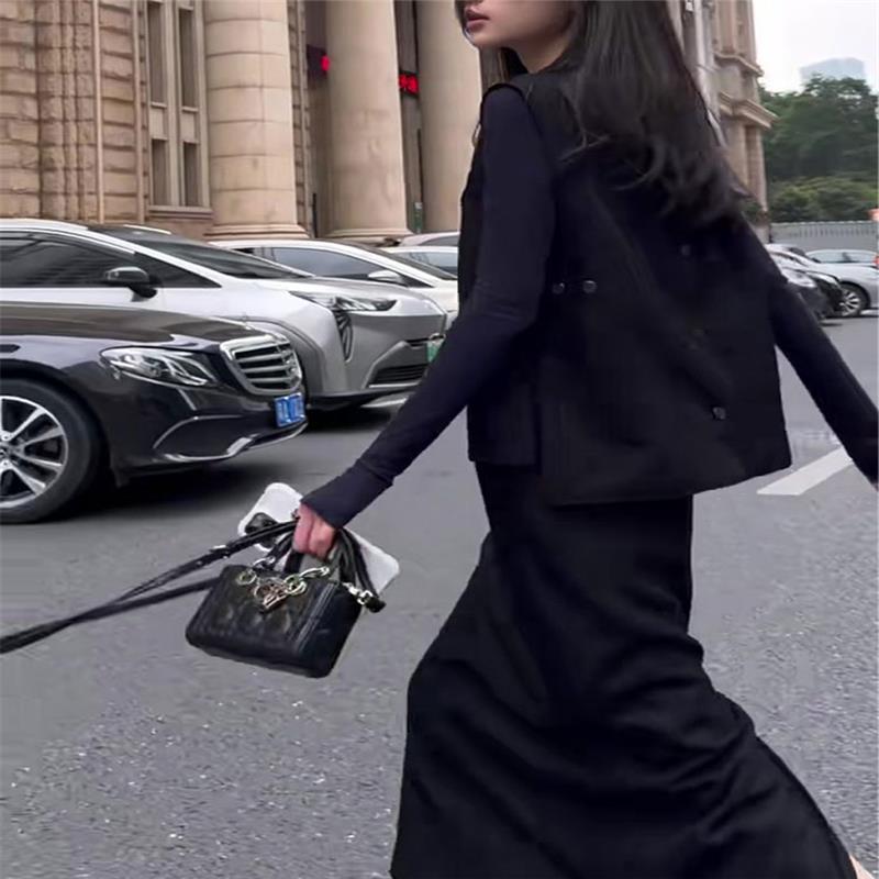 2024时尚小众新潮黑色女装马夹搭配开叉显瘦气质半身裙新款套装 - 图3