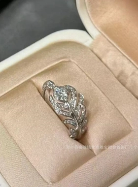 宝狮龙孔雀羽毛满钻戒指闪耀高碳钻树叶雀翎开口指环