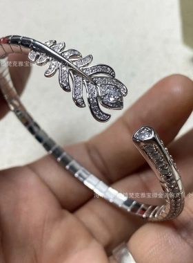 高版本Paon孔雀羽毛手镯女V金满钻高碳钻树叶开口手环高级感轻奢