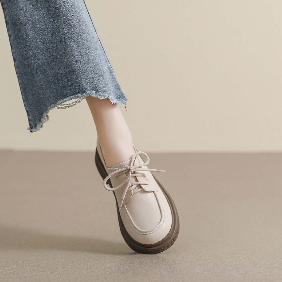 黑色英伦小皮鞋女春季2026新款软底单鞋系带乐福鞋大码女鞋41到43,淘宝优惠券,粉丝福利购,淘宝优惠卷