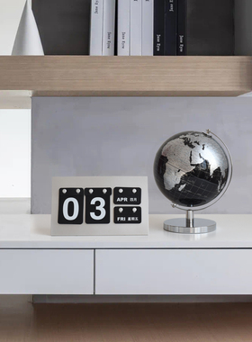 样板间儿童房书桌日历摆件