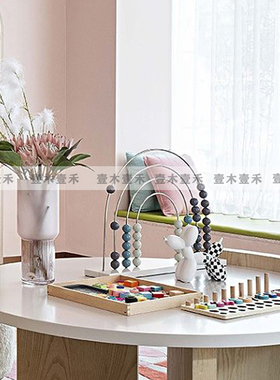 轻奢样板间儿童房书桌摆件