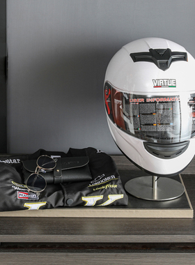 样板间男孩房衣柜组合摆件