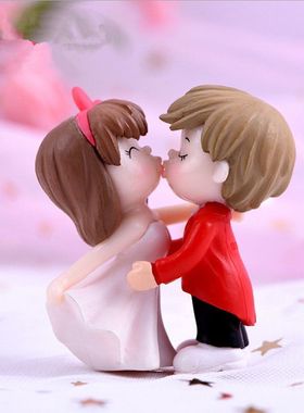 新婚摆件结婚亲嘴情侣 微景观塑料PVC小摆件桌面装饰DIY工艺品