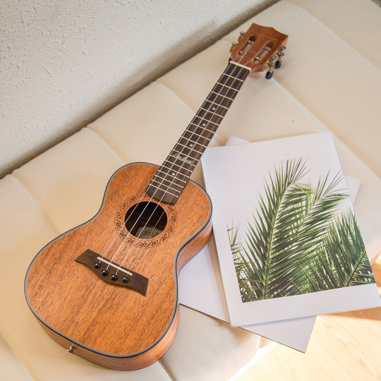 Andrews hochwertige Ukulele im Core-Stil