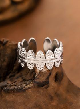 法式冷淡风钛钢镂空戒指