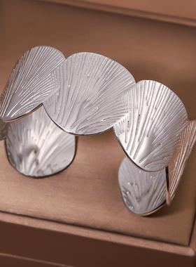 欧美风花朵不锈钢可调节手镯