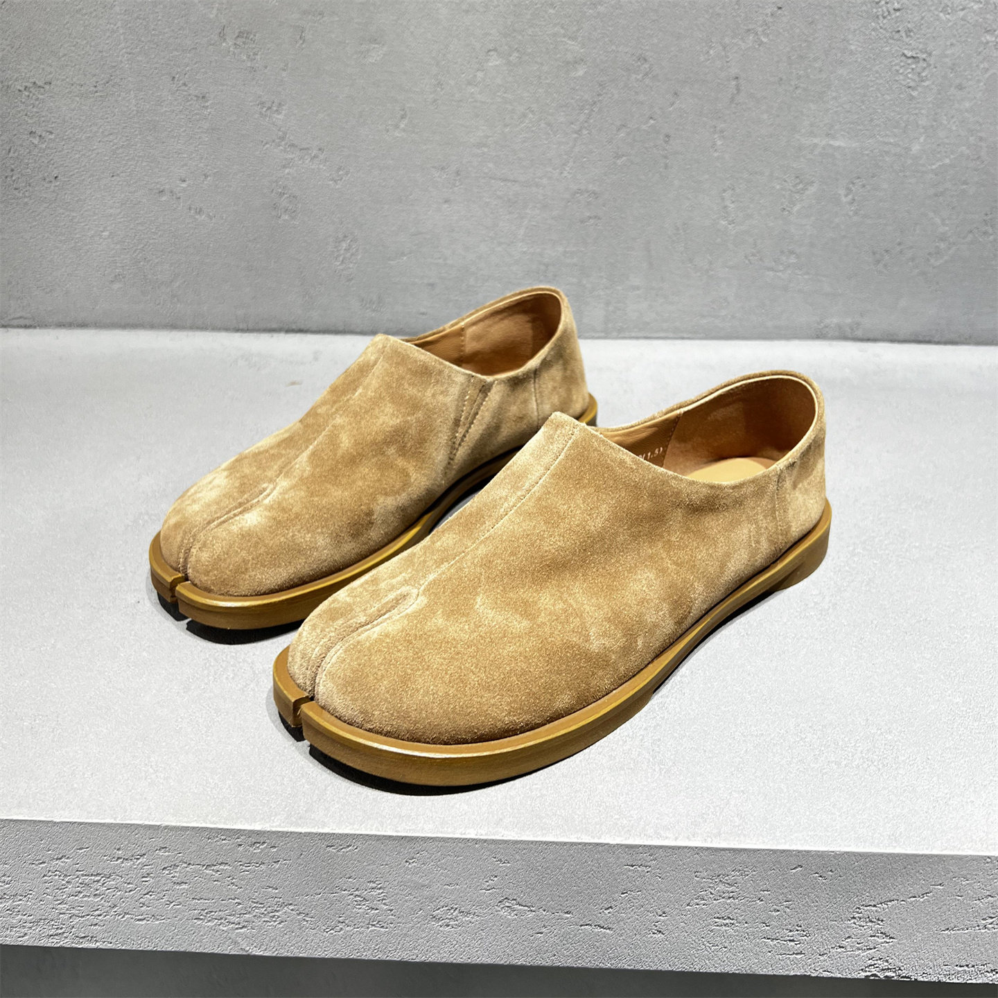 欧洲站女2026春新款真皮方头平底分趾猪蹄鞋一脚蹬懒人勃肯乐福鞋,淘宝优惠券,粉丝福利购,淘宝优惠卷