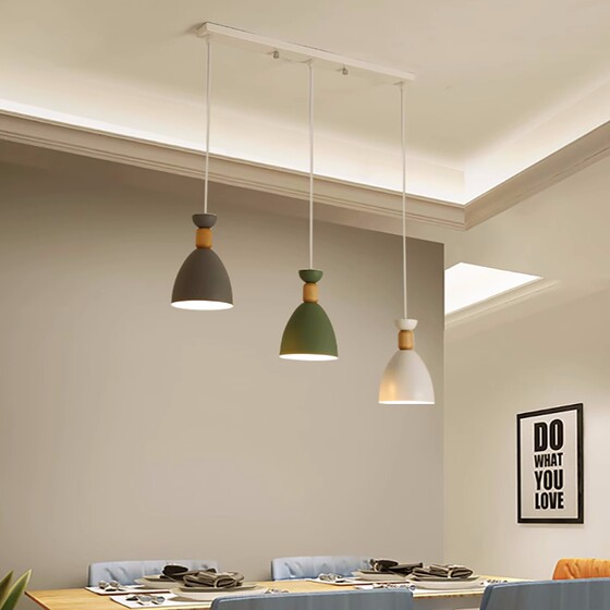 Package installation of dining room chandelier three-head dining room light