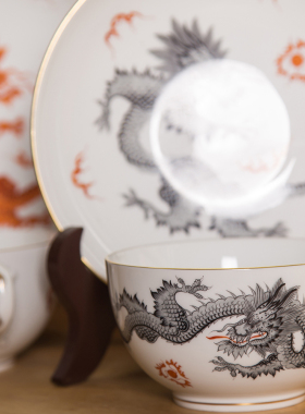 咖啡杯手绘鎏金摆件