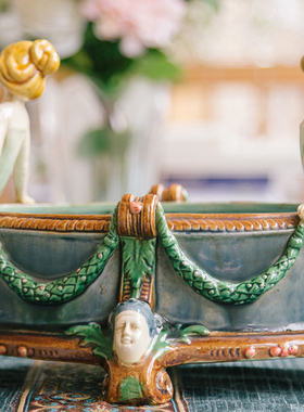 客厅茶几欧式风人物雕塑收藏级