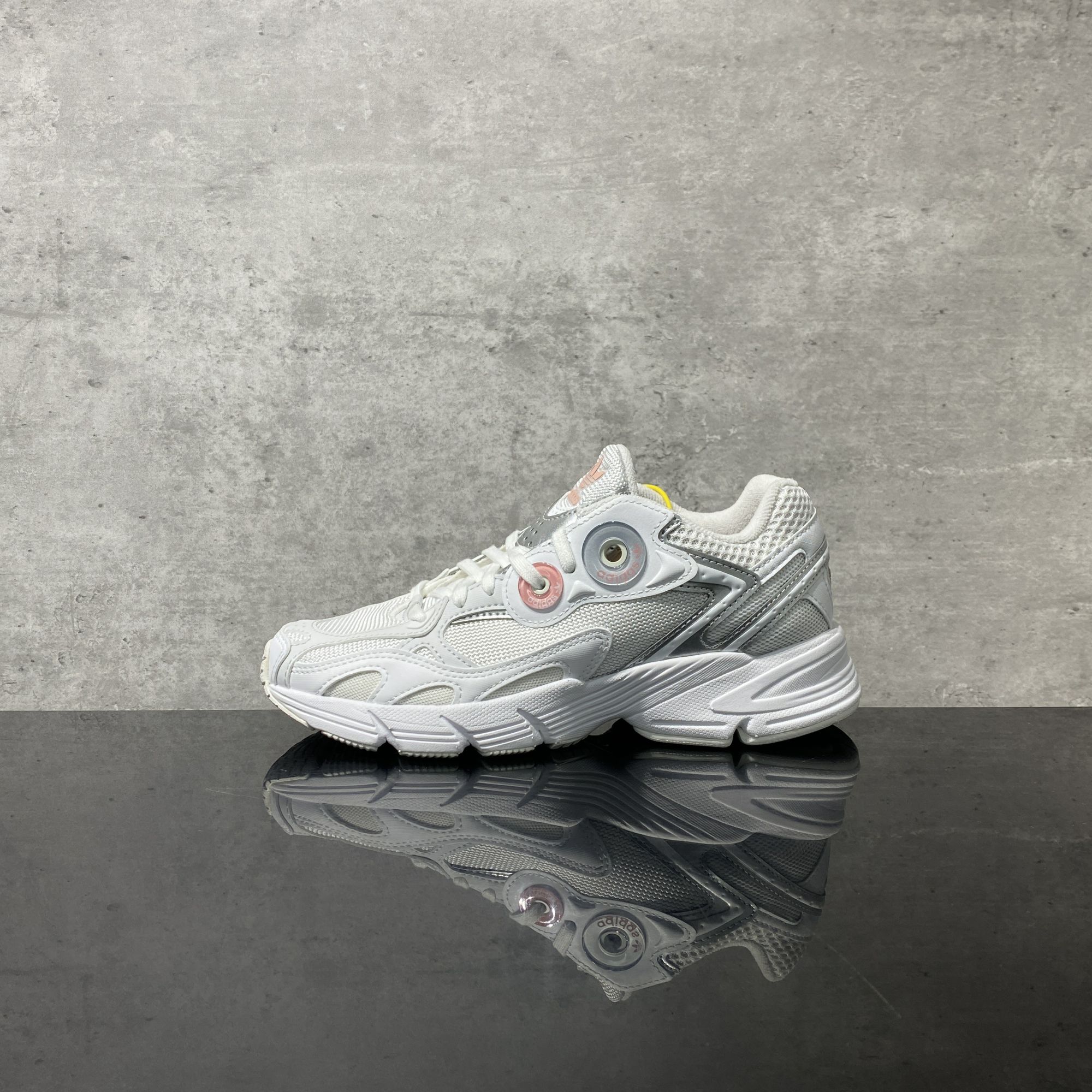 正品Adidas阿迪达斯三叶草女生2025爆款秋冬穿搭阔腿鞋增高老爹鞋 - 图2