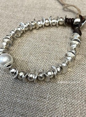 推荐国/现特价 UNOde50豆荚珍珠手链手工欧美轻奢镀银女士做旧