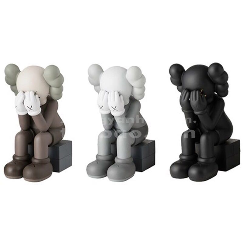 mand kaws originalfake海港城坐款潮玩公仔玩偶摆件模型现货-图3