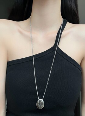 钛钢椭圆吊坠项链女轻奢小众欧美风夸张个性长款毛衣链简约高级感