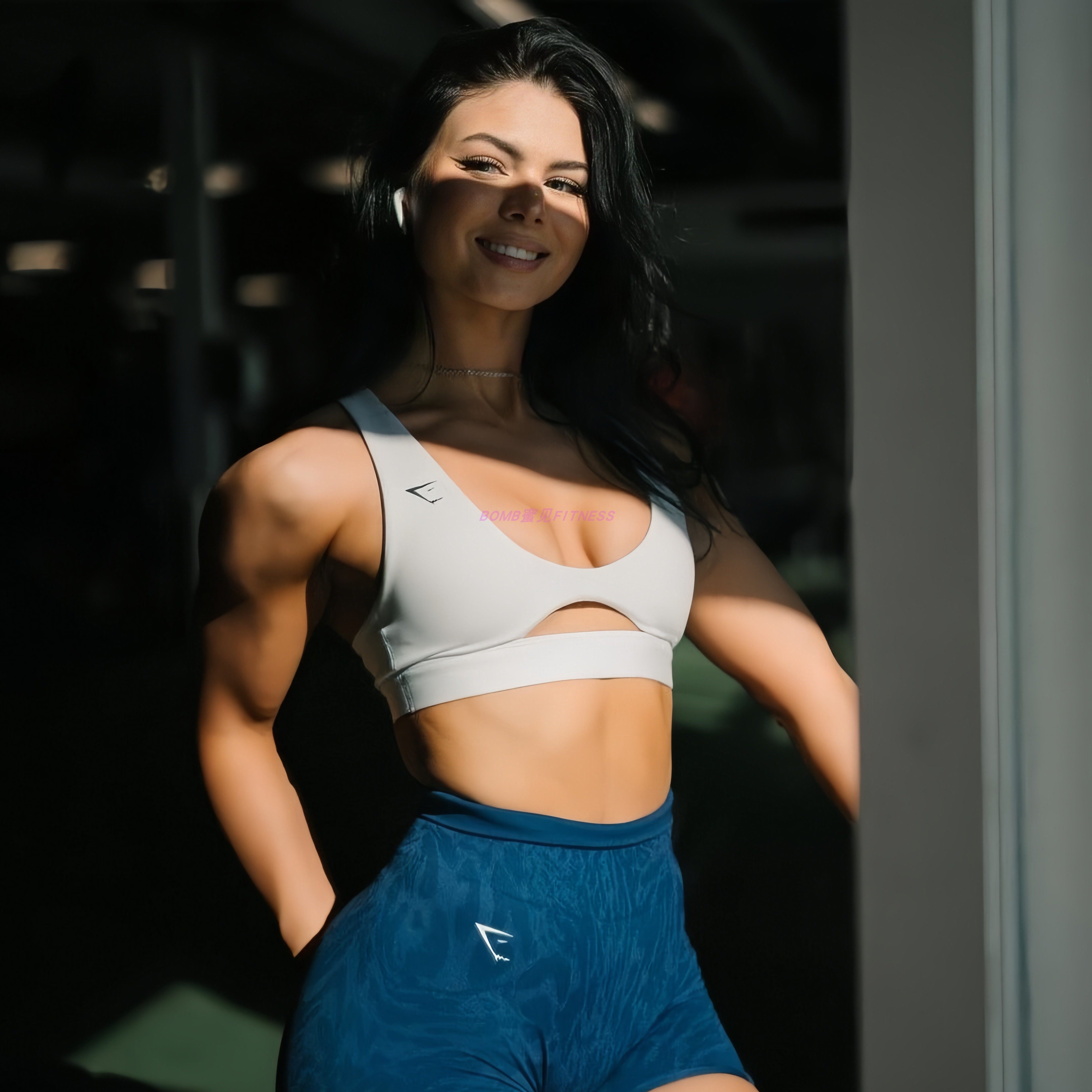 软糯BOM蜜见Fitiness GYM鲨鱼中缝性感美背纯色健身运动文胸背心,淘宝优惠券,粉丝福利购,淘宝优惠卷