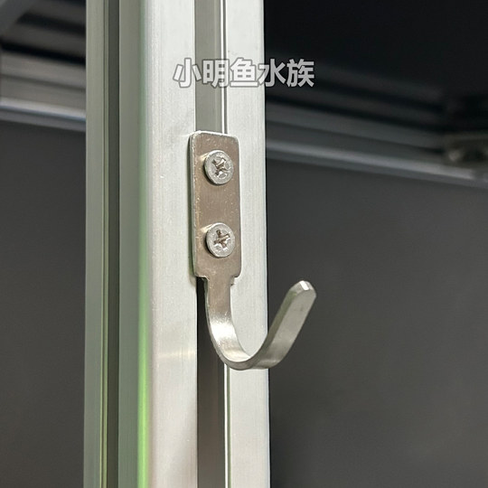 Большие несущие крючки из алюминиевого профиля подходят для 30 и 40 профилей.