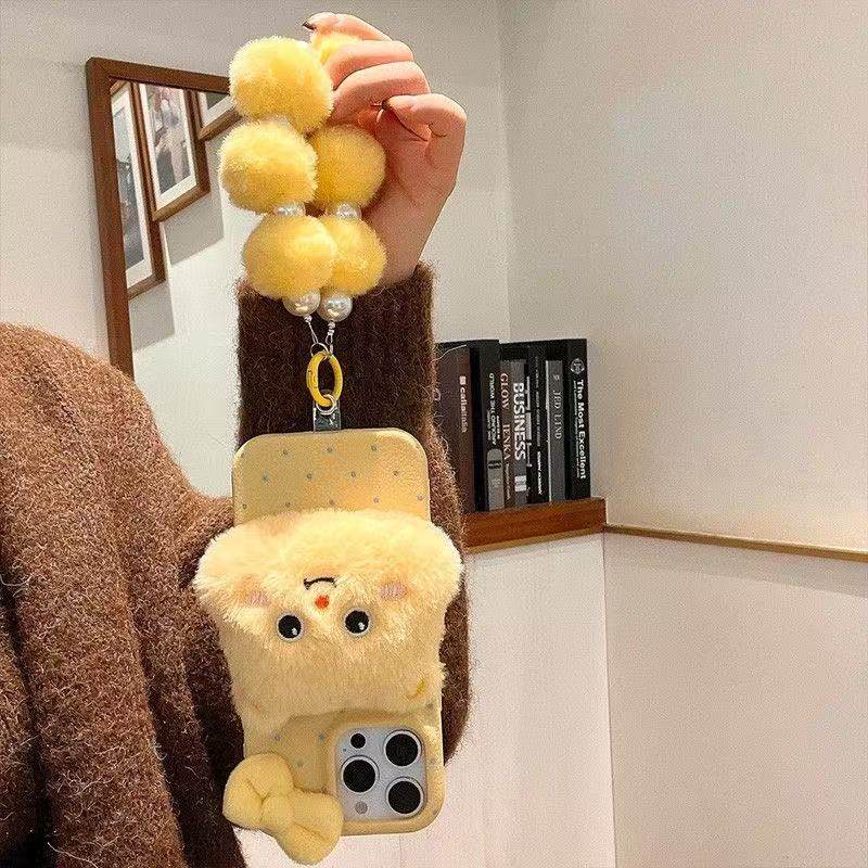 秋冬毛绒可爱小熊适用苹果16/17promax手机壳iPhone15/14新款13/12手链11全包防摔情侣保护套,淘宝优惠券,粉丝福利购,淘宝优惠卷