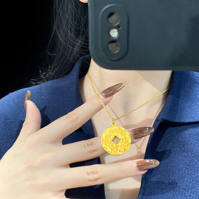 Chinese style explosive crushed ice to attract wealth and safety buckle clavicle chain