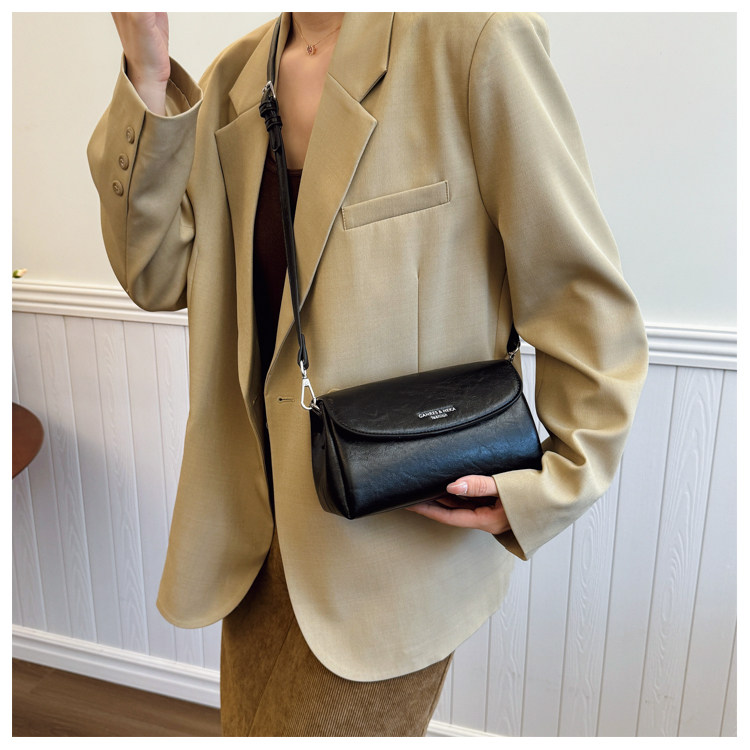 香港品牌真皮包包女2026秋冬新款高级感气质通勤复古单肩斜挎小包,淘宝优惠券,粉丝福利购,淘宝优惠卷