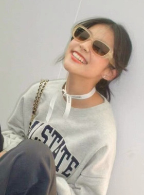 小香风墨镜新款果冻灰色窄框宽腿千金风防紫外线太阳镜女