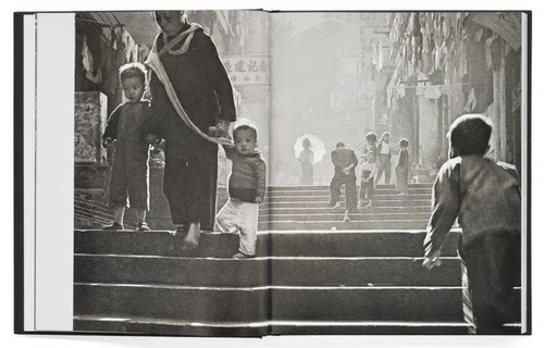 预售60天 何藩-念香港人的旧 Portrait Of Hong Kong 念香港人的旧 何藩摄影作品集 原版摄影画册摄影作品集华源时空 - 图1