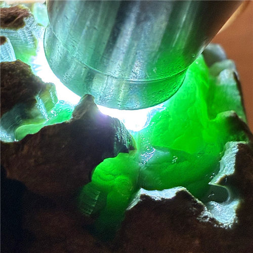 翡翠原石玉石毛料后江敞口开窗料肉质细腻冰阳绿肉质发黑牌子挂件 - 图2