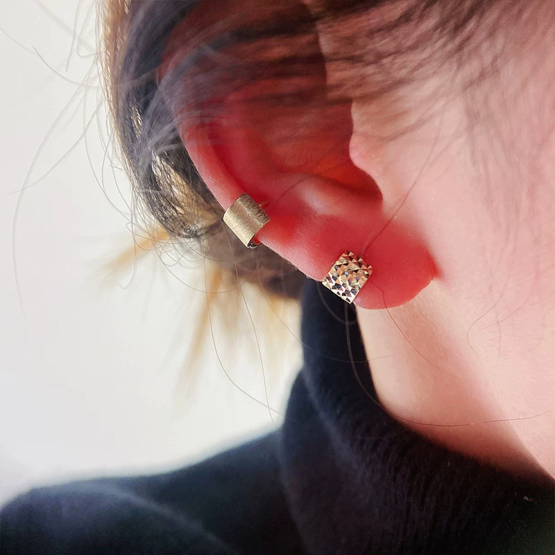 Fashionable shiny matte earrings, 10 carat