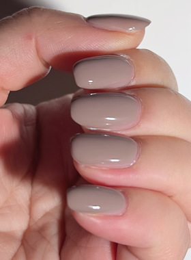 美国OPI指甲油 火山灰冷调裸灰色 I53 ICELANDED A BOTTLE OF OPI