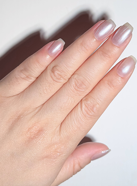 ESSIE指甲油Cosmic Chrome 5号（宇宙铬银）半透缎面铬银偏光细闪