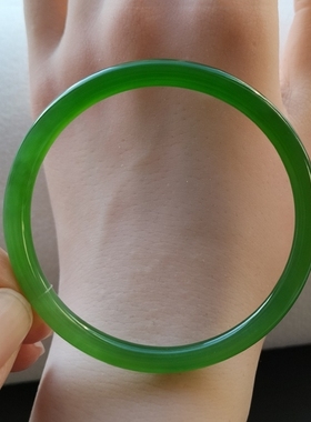 萌太太和田玉54圈叮当镯