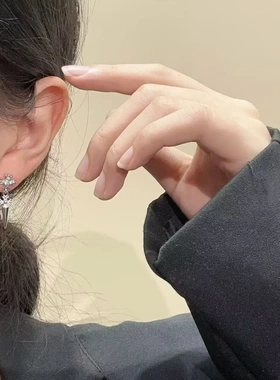 恶魔钉子十字架芒星吊坠耳环弹头尖锥耳钉轻奢高级感小众个性耳饰