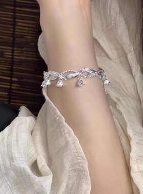 新款银色铃兰花开口手镯时尚甜美小众设计百搭扭曲半镯送女友礼物