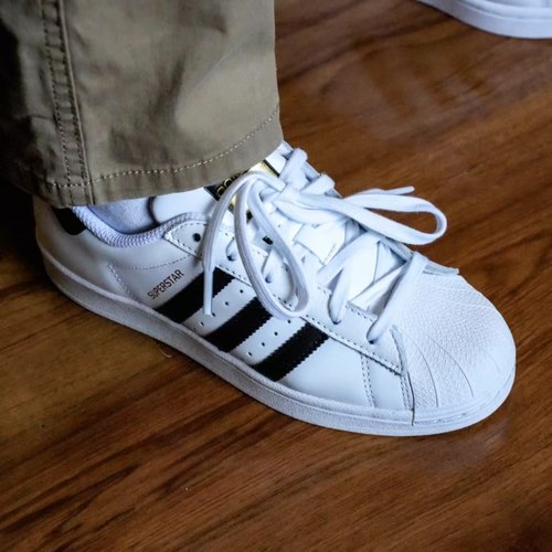 阿迪达斯/Adidas SUPERSTAR经典百搭金标贝壳头板鞋休闲鞋EG4958 - 图2