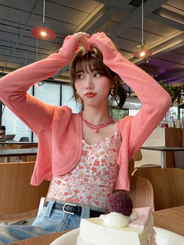 Летние короткие вставки в бюстгальтер, милая майка топ, делается под заказ, цветочный принт, V-образный вырез, облегающий крой, эффект подтяжки