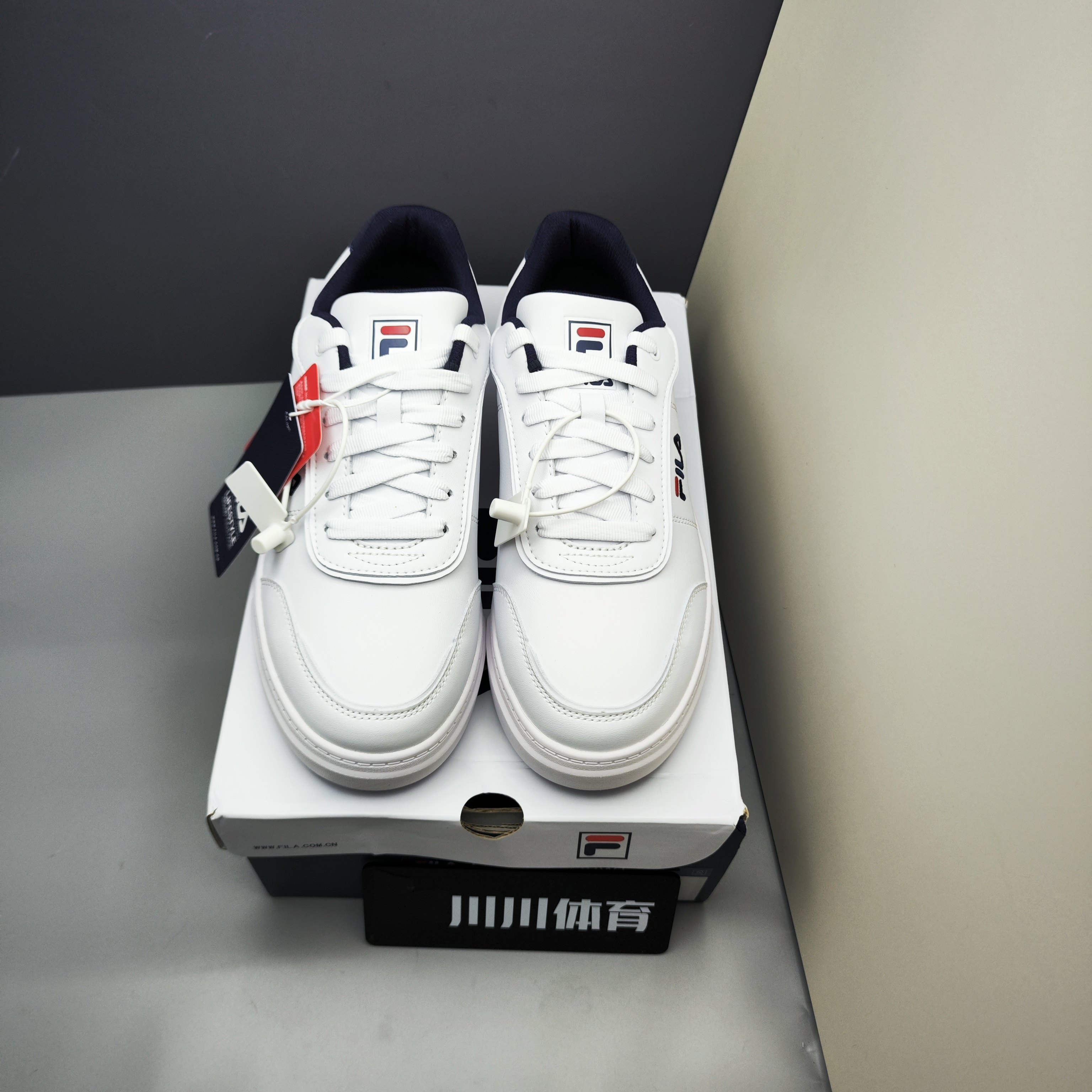 【新年礼物】FILA 斐乐 百搭复古 潮流 耐磨 休闲鞋 小白鞋 板鞋,淘宝优惠券,粉丝福利购,淘宝优惠卷