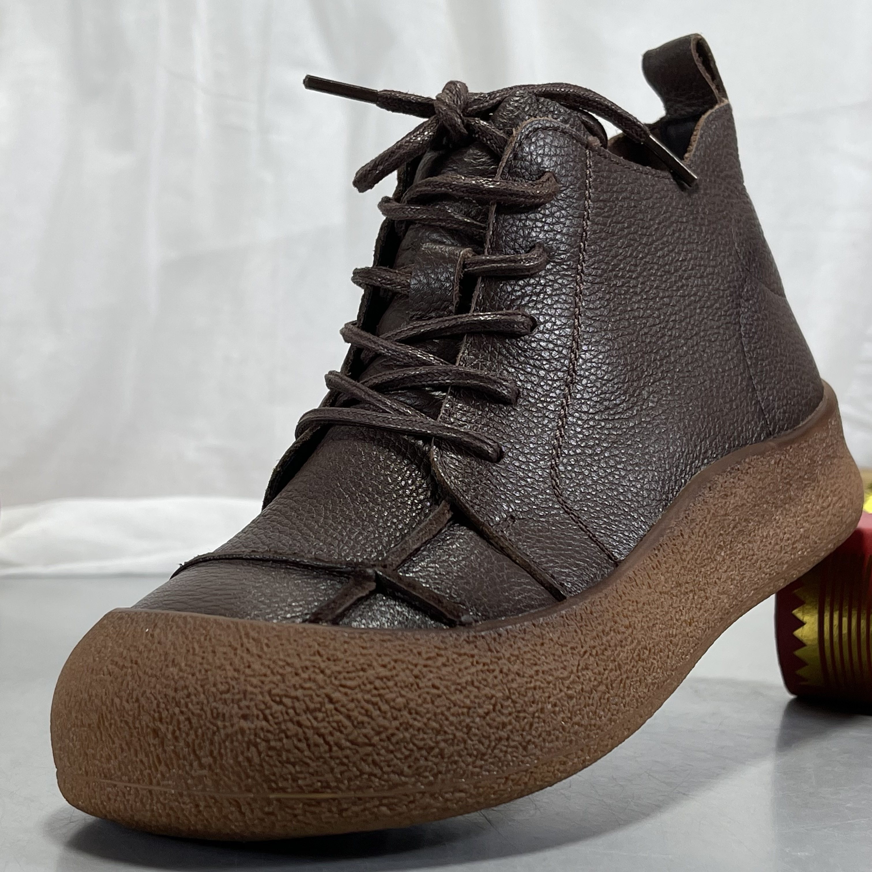 头层牛皮马丁靴女2025新款真皮复古短靴妈妈鞋软底软面防滑高帮鞋,淘宝优惠券,粉丝福利购,淘宝优惠卷