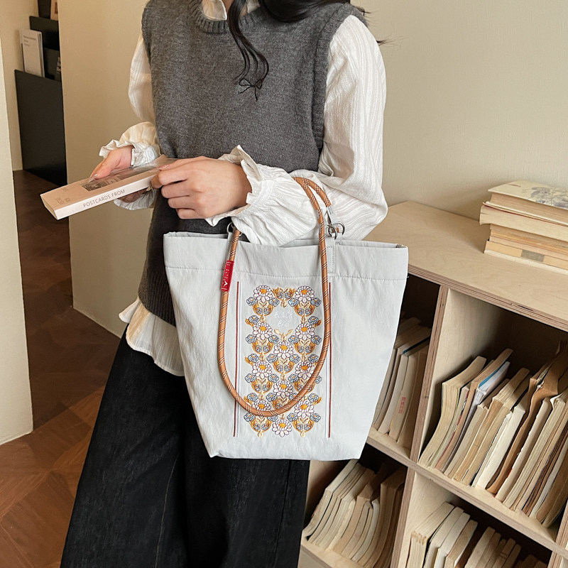 日系复古刺绣购物袋帆布包大容量单肩水桶手提袋上班通勤包托特包,淘宝优惠券,粉丝福利购,淘宝优惠卷