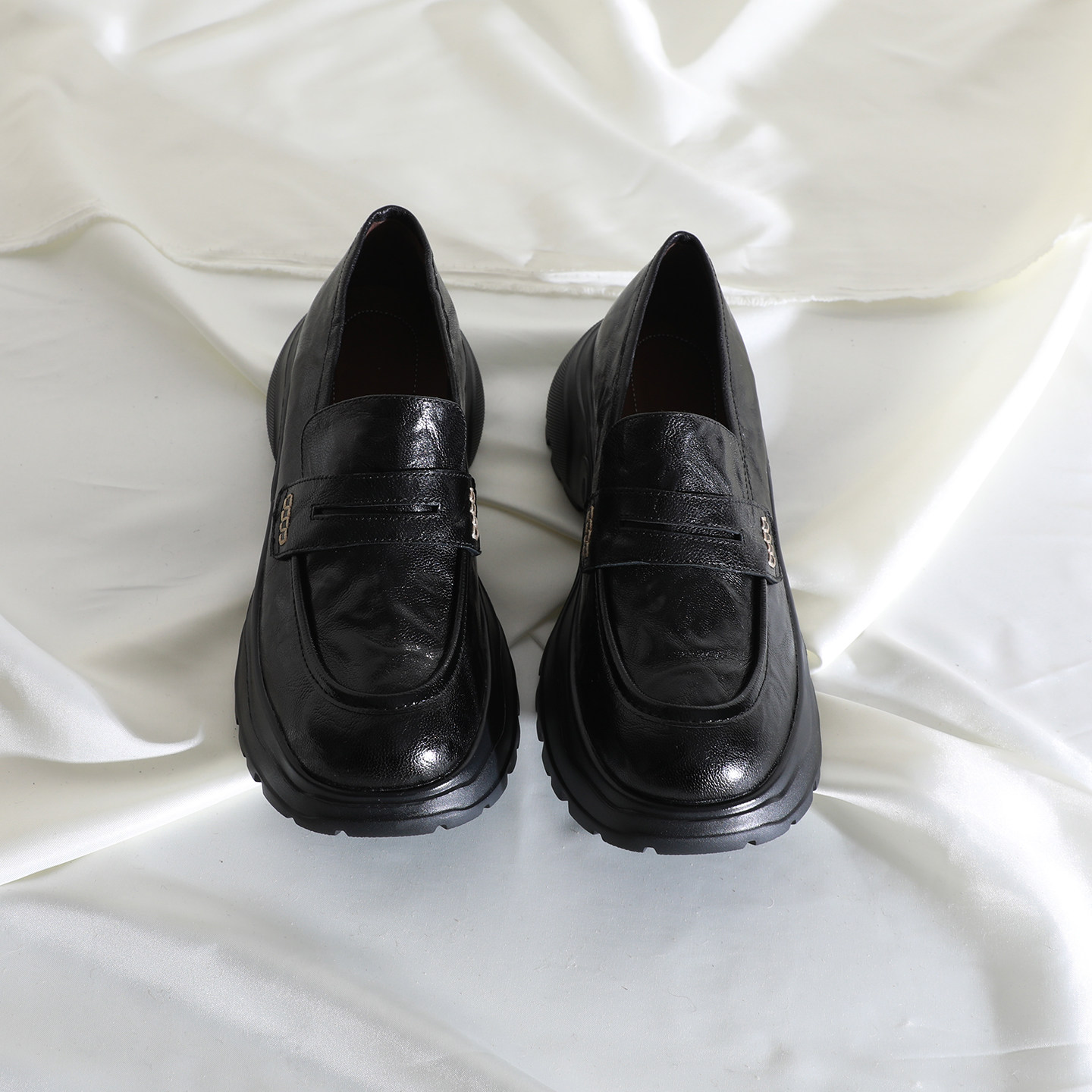 莲花府邸2026春季英伦单鞋圆头深口一脚蹬乐福鞋休闲百搭厚底羊皮,淘宝优惠券,粉丝福利购,淘宝优惠卷